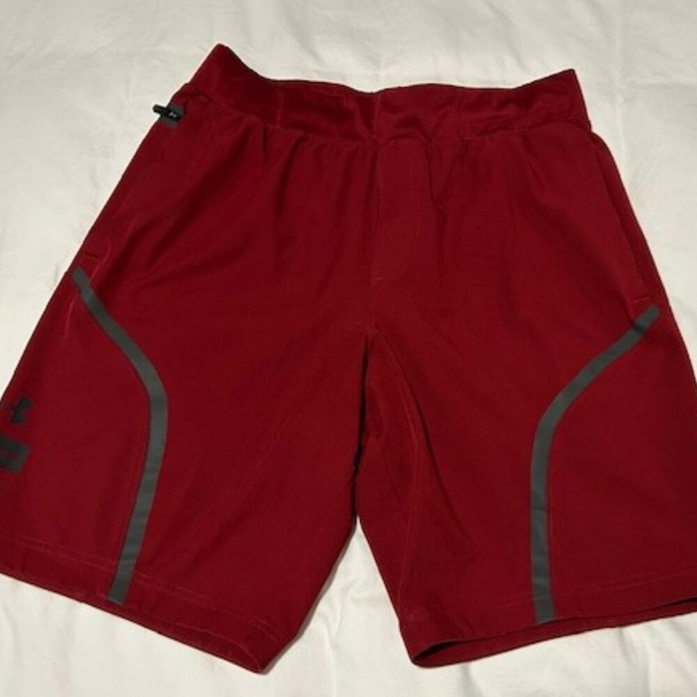 Men's Under Armour Athletic Shorts. Excellent condition. Size M